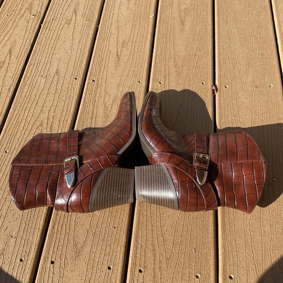 Just Fab Elora buckle under boot detail cowgirl booties faux croc in brown 7.5 - Picture 6 of 16